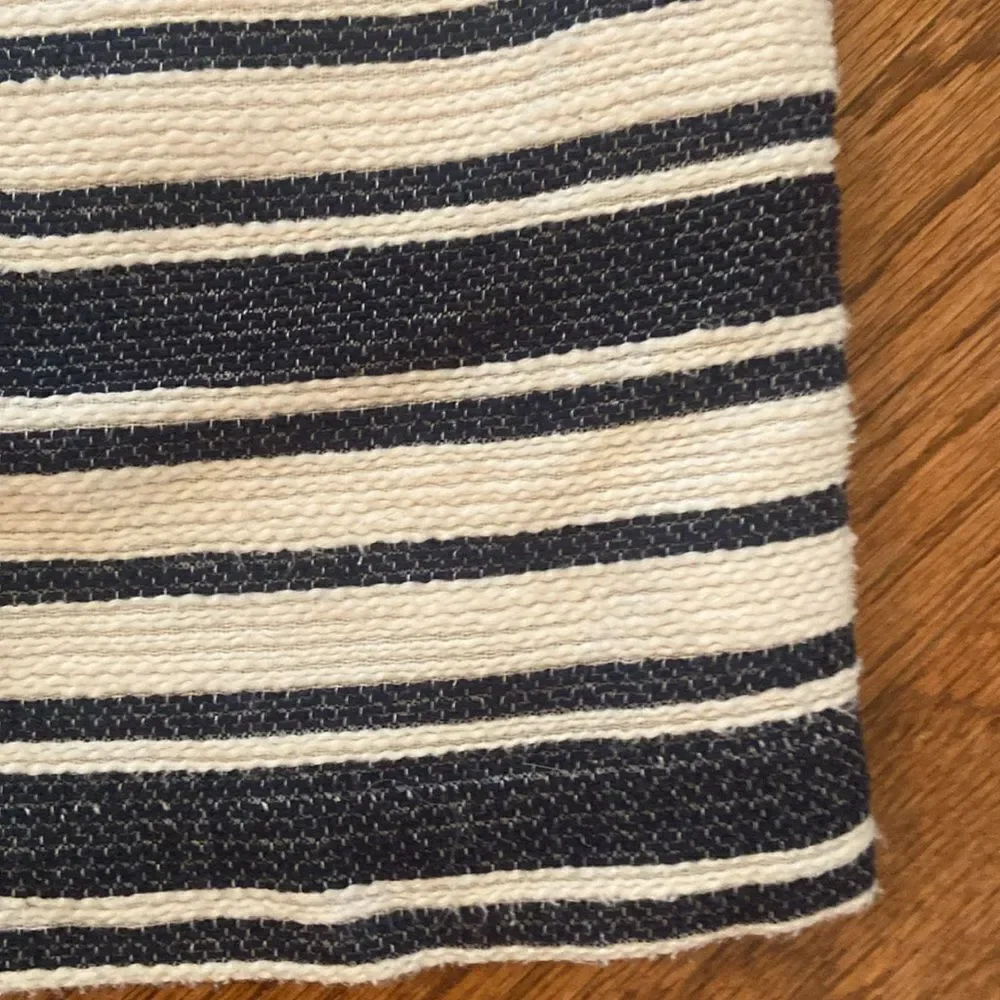 Banana Republic size 10 skirt with lining blue and white striped
